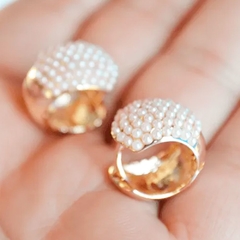 BRINCO ARGOLA, BANHADO A OURO COM MICRO PÉROLAS - comprar online