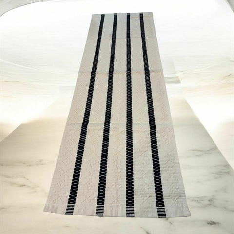 Passadeira em algodão cru com detalhes preto - comprar online