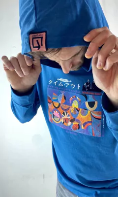 REMERA MANGA LARGA CAPUCHA BRUBEK w23 en internet