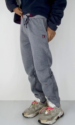 Jogging Frizado Gris - comprar online