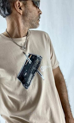 REMERA MC S25 CASSETTE FLOYD - comprar online