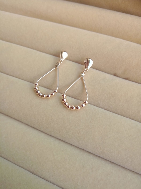 Brinco Gota com Bolas