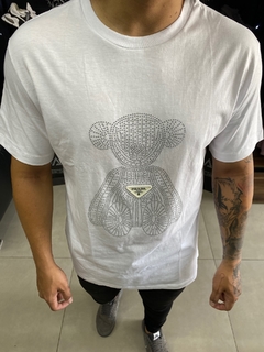 camiseta prada G pedraria