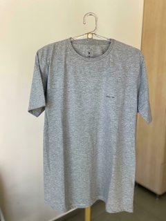 Camiseta Masc Básica Color - comprar online