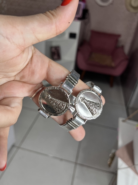 pulseira couro fake metalizado