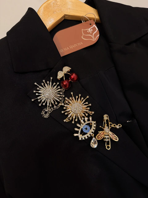 BROCHES