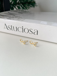 Brinco Gold Infinito Minimalista