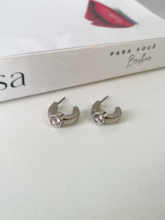 Brinco Argola com Ponto Cristal Minimalista - comprar online