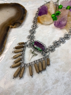 Colar com Rubi Zoisite e Dente de Tubarão - buy online
