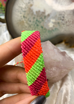 Pulseira de Macramê Ponto Fechado (ou tornozeleira) na internet
