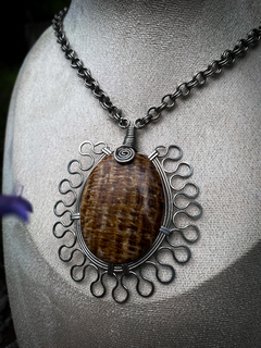 Colar com Aragonite na internet