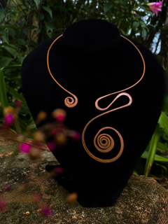 Gargantilha de Cobre Espiral