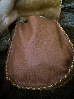Bolsa de Couro com Olho de Boi - Elemento Zarab