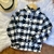 Camisa xadrez infantil flanelada para menino, com padrão preto e branco, botões frontais e gola tradicional