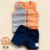 Conjunto de roupas para bebê menino com camiseta sem mangas cinza e salmão com estampa "RHINO ADVENTURE TIME" e shorts azuis.