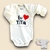 Body Bebê Manga Longa Eu Amo Titia - Bege