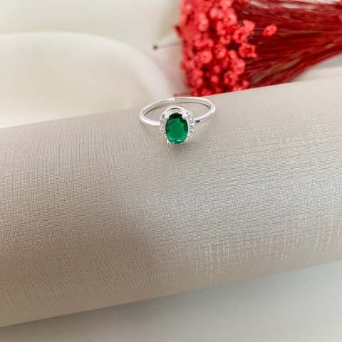 Anel Oval Verde em Prata 925