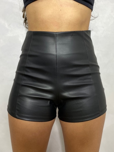 Shorts Couro