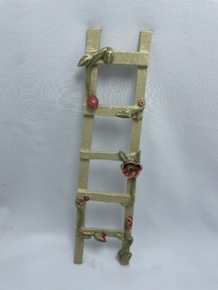Escada decorativa, em cerâmica feita à mão. - comprar online
