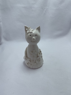 Escultura de Gata em cerâmica, feita à mão.