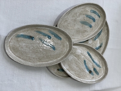 Kit com 1 Travessa e 3 Pratos em ceramica, feito à mão. - comprar online