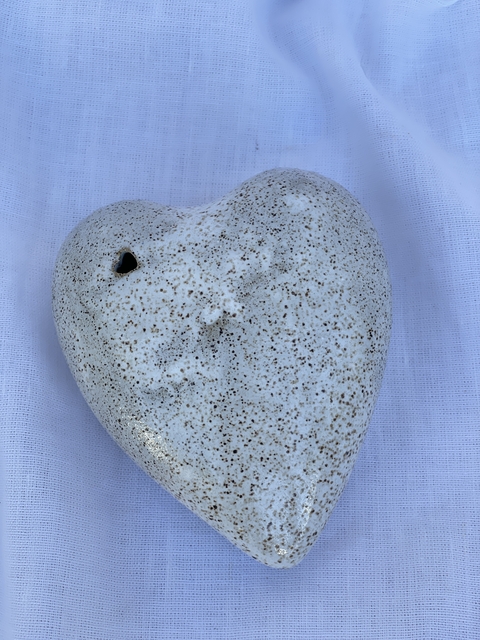 Coração 3D decorativo/difusor, feito à mão em cerâmica.