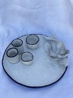 Kit porta petisco com 05 peças, feito a mão em cerâmica.