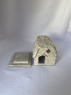 Porta vela casinha em cerâmica, feito à mão. - comprar online