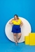 Conjunto azul e amarelo