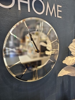 Reloj espejado en internet