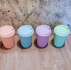 Vasos rayados pastel