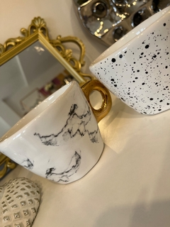 Taza cónica con asas oro en internet