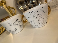 Taza cónica con asas oro
