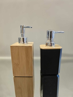 Dispenser de bambú