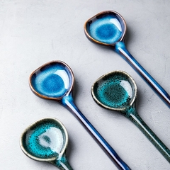 Colher de Sopa de Cerâmica Talheres Japoneses Colher para Comer Criativo Colheres de Cabo Longo Cozinha Utensílio de Cozinha Ferramenta Colher de Chá Para Kicthen - loja online