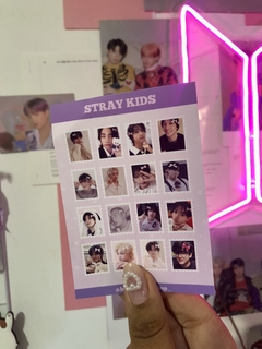 Cartela adesiva - Stray Kids na internet