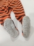 Macacão Soft Laranja Tamanho 12 Meses Carter's - EcoBaby Brechó Infantil