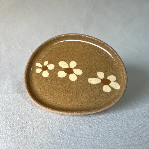 Prato Orgânico Nerikomi Pequeno #2 - Creme c/ Off White - comprar online