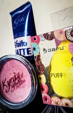 Kit Esponja Gota, Base e Blush Iluminador
