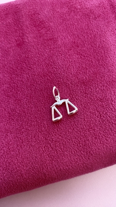 Dije Libra - comprar online