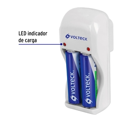 CARGADOR DE PILA VOLTECK AA, AAA 9V INCLUYE 2 PILAS AA - comprar en línea