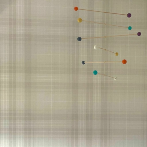 MÓBILE BOLAS COLORIDAS ELEGANTE