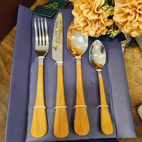 Faqueiro de Aço Inox com Cabo em Plástico Amadeirado