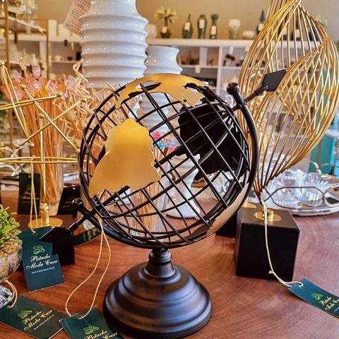 Globo Decorativo de Metal Dourado e Preto