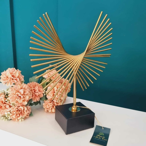 Escultura de Metal Dourado Leque Pedestal
