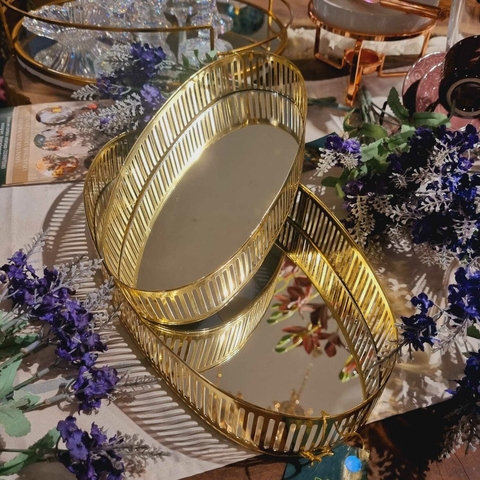 BANDEJA DE METAL COM ESPELHO DOURADA - comprar online