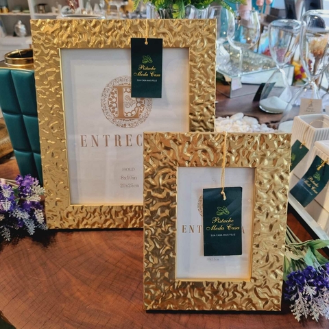 PORTA RETRATO DOURADO COM BORDAS