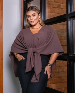 Blusa Capa Brownie - Antonietta Plus Size