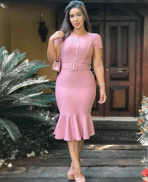 Vestido Midi Tubinho com Babado