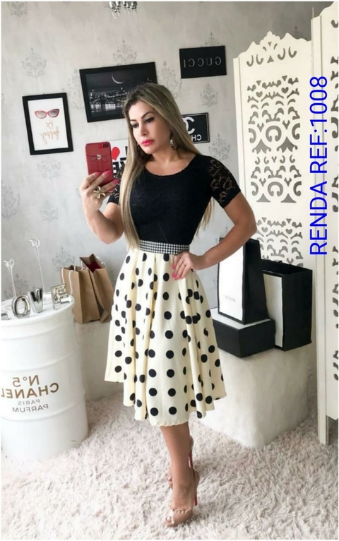 Vestido Midi Godê Corpo de Renda
